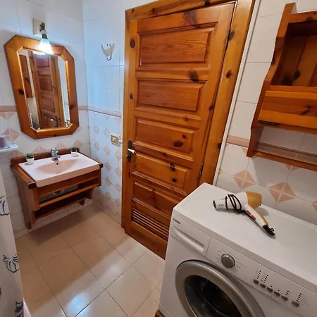 First Sealine Studio No 1 Directly On And Sea, Terrace, Heated Pool, Wifi Apartman