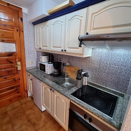 First Sealine Studio No 1 Directly On And Sea, Terrace, Heated Pool, Wifi