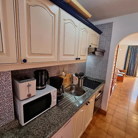 First Sealine Studio No 1 Directly On And Sea, Terrace, Heated Pool, Wifi *