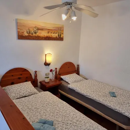 Appartement First Sealine Studio No 1 Directly On And Sea, Terrace, Heated Pool, Wifi *